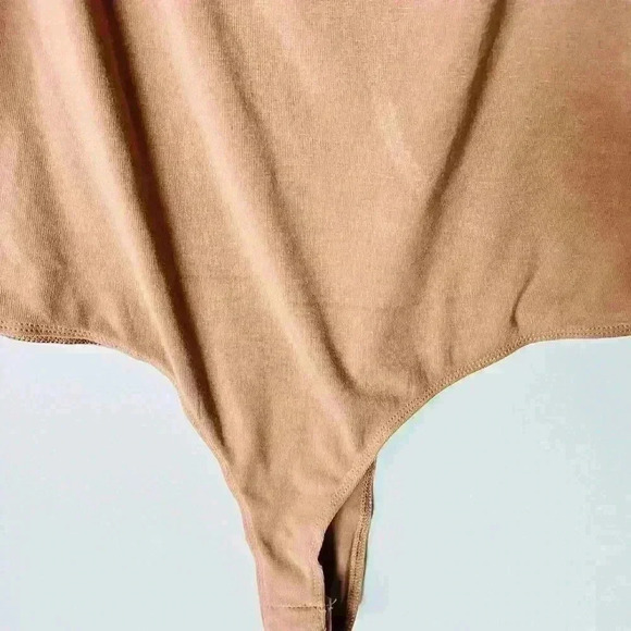 NWT! Astr the Label Twist Front Bodysuit Long Sleeve - Picture 5 of 6